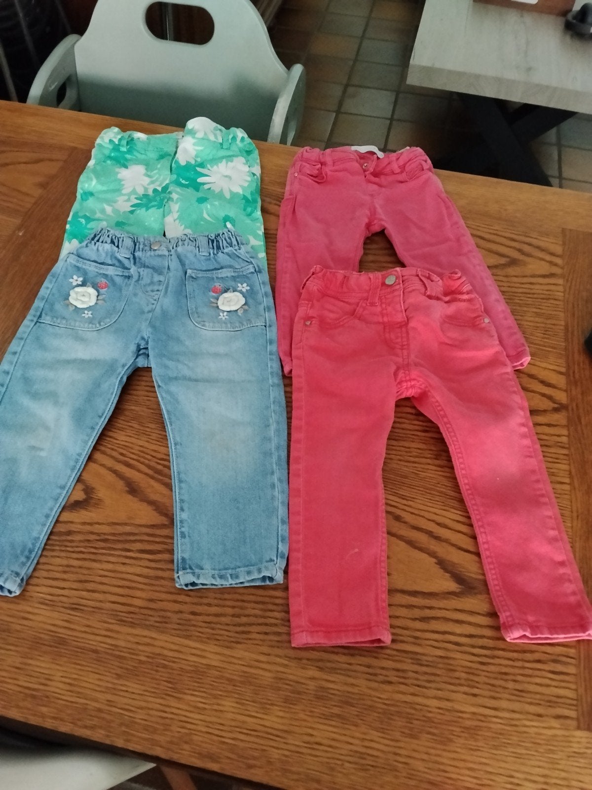 4 jeans, Enlèvement
