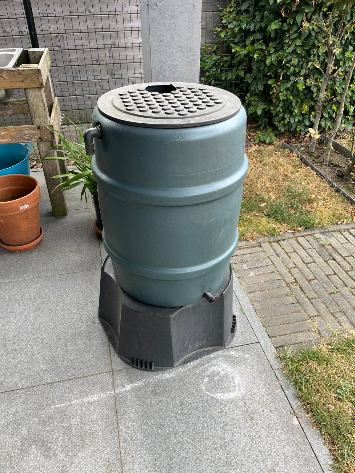 Harcostar huntingdon regenton 114 liter met voet, Jardin & Terrasse, Barils de pluie, 75 à 150 litres, Enlèvement, Comme neuf