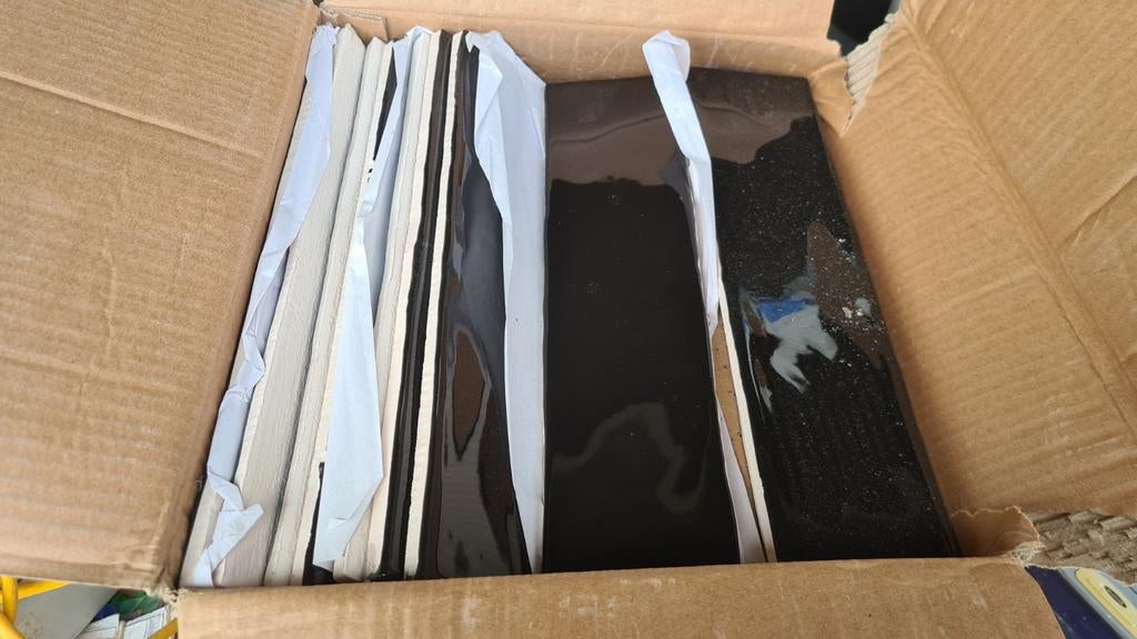 Rest faience black & white glossy, Ophalen