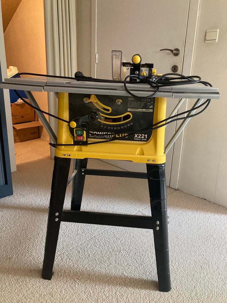 Zaagmachine powerplus (weinig gebruikt), Ophalen, Zo goed als nieuw