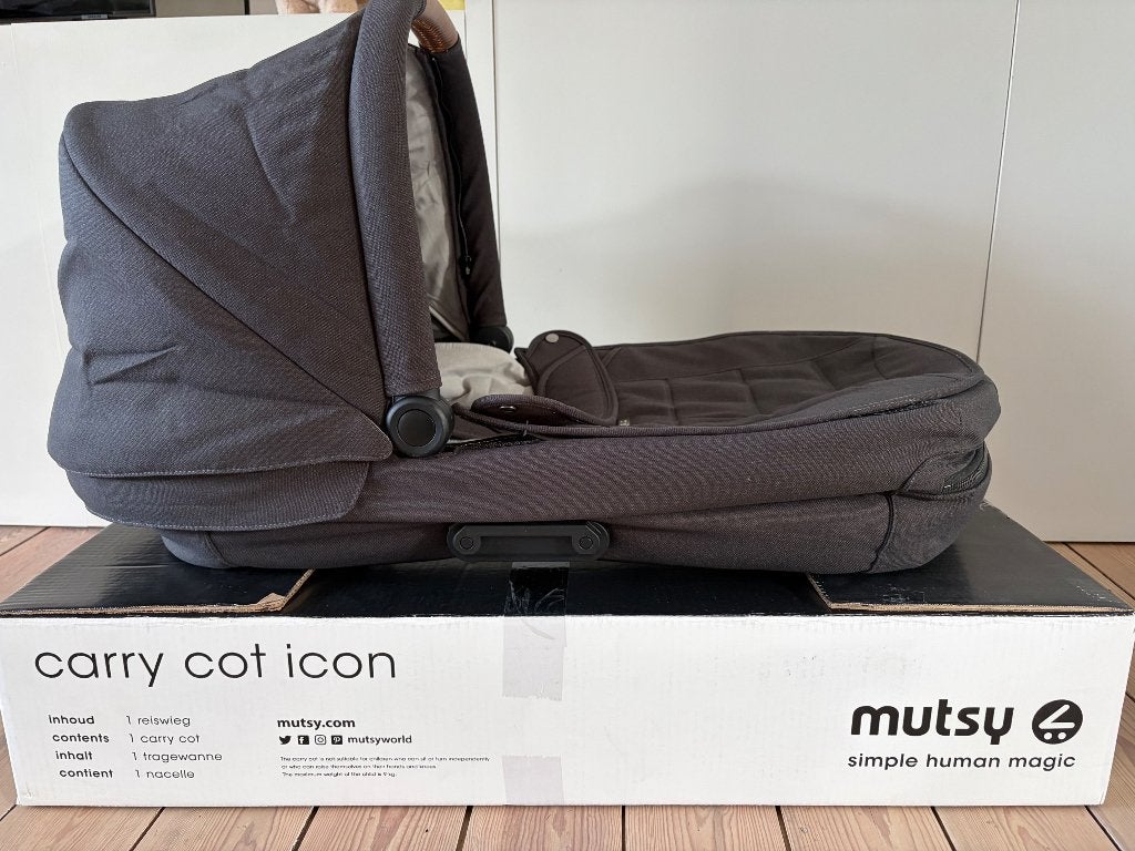Carry cot / reiswieg / draagmand ICON Mutsy, Kinderen en Baby's, Kinderwagens en Combinaties, Ophalen, Zo goed als nieuw, Combiwagen