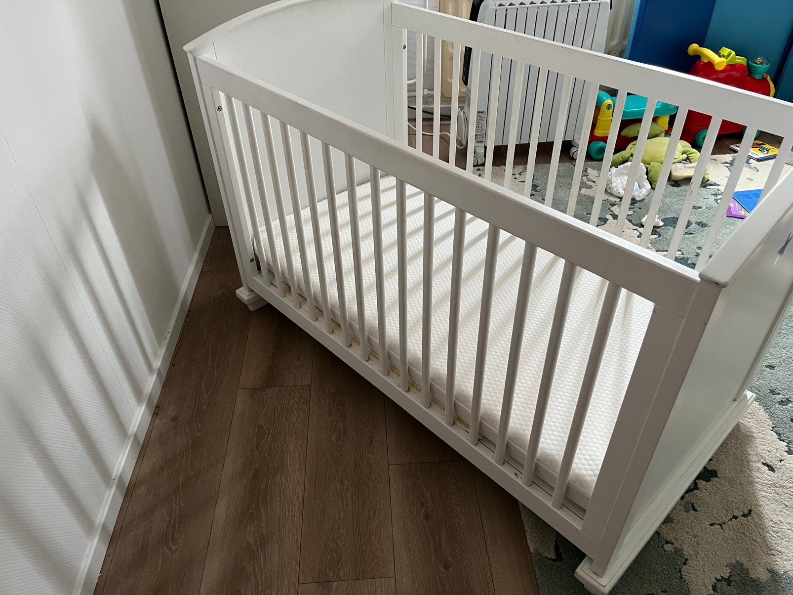 Lit bébé evolutif maison du monde, Enfants & Bébés, Enlèvement, Comme neuf