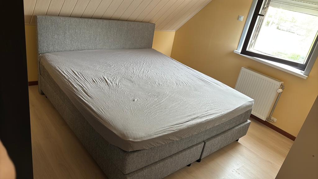 Boxspring 180x200 te koop – SwissSleep topper, Ophalen, Zo goed als nieuw