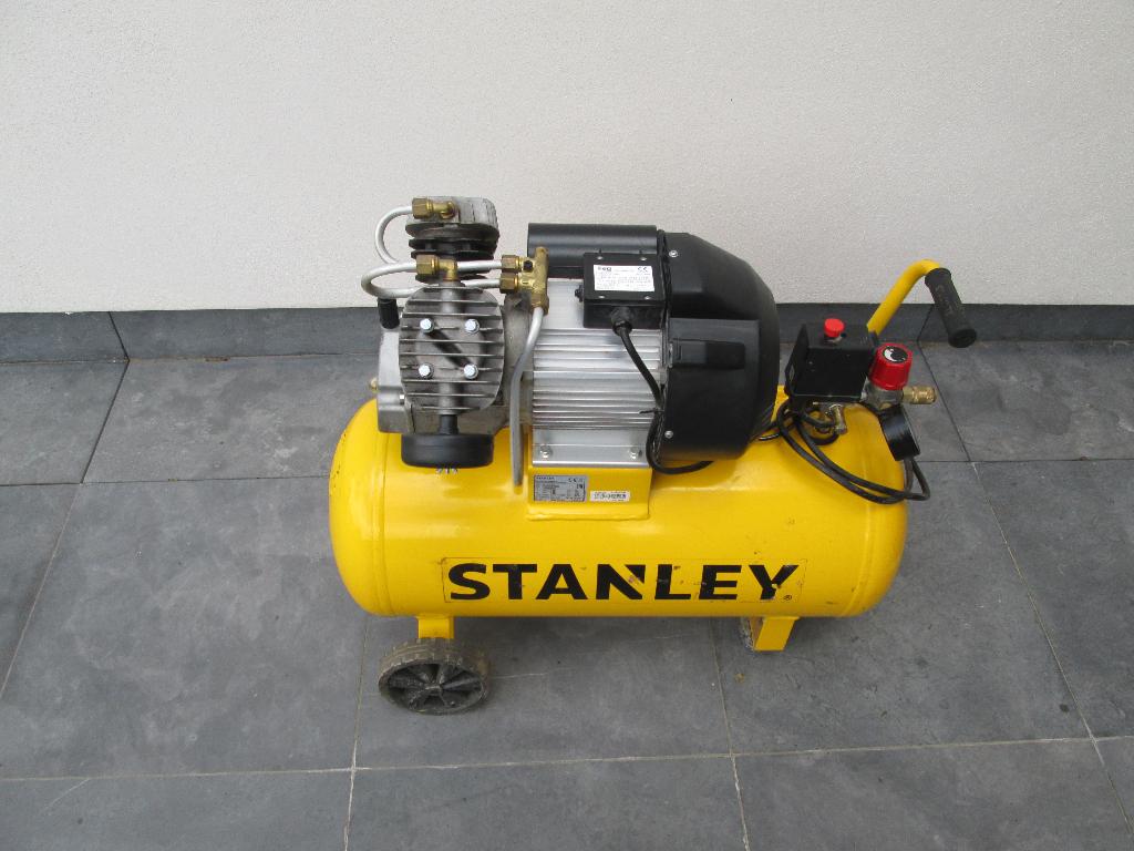Stanley compressor DV2 400/10/50 met nieuwe accessoires, Doe-het-zelf en Bouw, Compressors, Ophalen, 6 tot 10 bar, Zo goed als nieuw