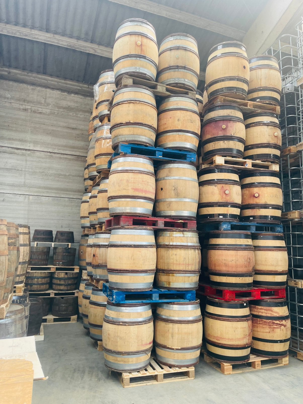 Tonneaux de vin en chêne. Modèle château. Deco, mange debout, Enlèvement ou Envoi, Comme neuf, Bois