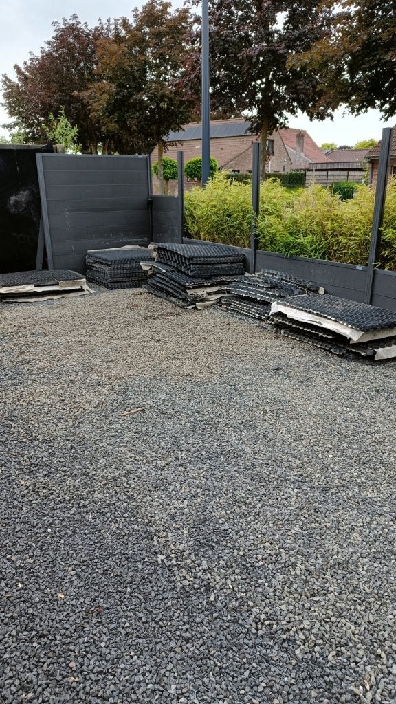 Gratis Tweedehands zwarte split/grind platen met worteldoek, Tuin en Terras, Ophalen, Overige materialen, Gebruikt, Zwart