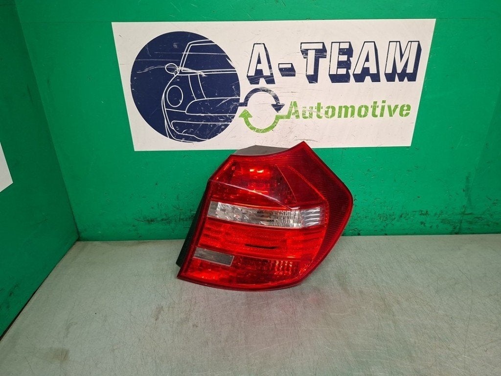 FEU ARRIÈRE DROIT BMW 1 serie (E81) (|716495605|), Autos : Pièces & Accessoires, Utilisé, BMW, Petuelring 130
80809  München, DE
