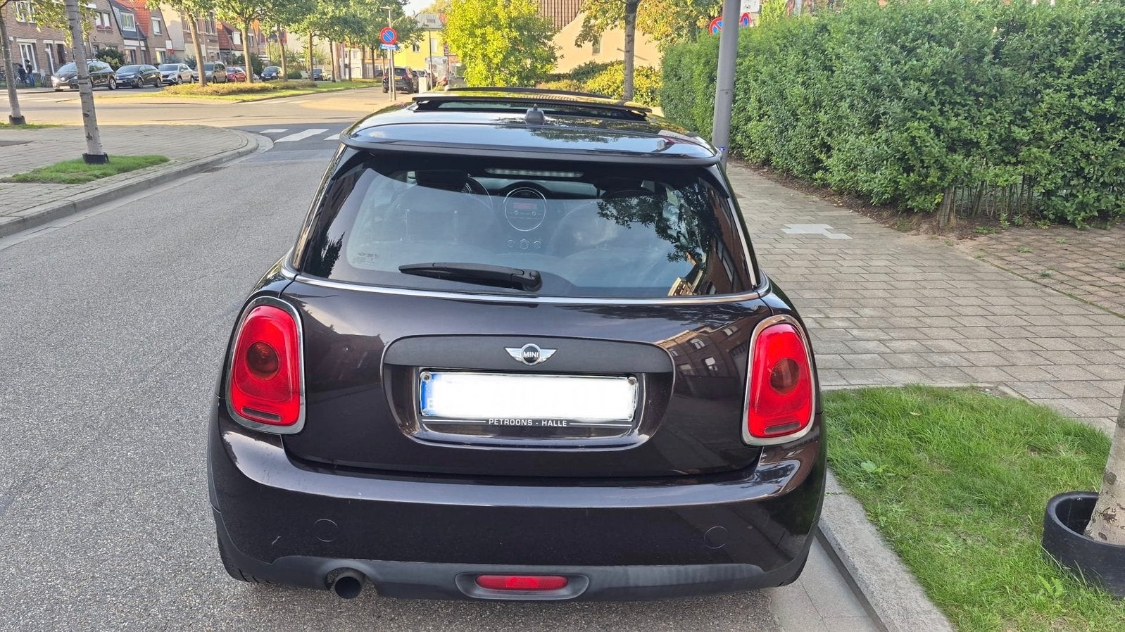 Mini Cooper One 1.2 Benzine–12/2014–145.360 km–Gekeurd, Auto's, Stof, https://public.car-pass.be/vhr/52821898-d606-4c31-ad2a-e64faa445e6d