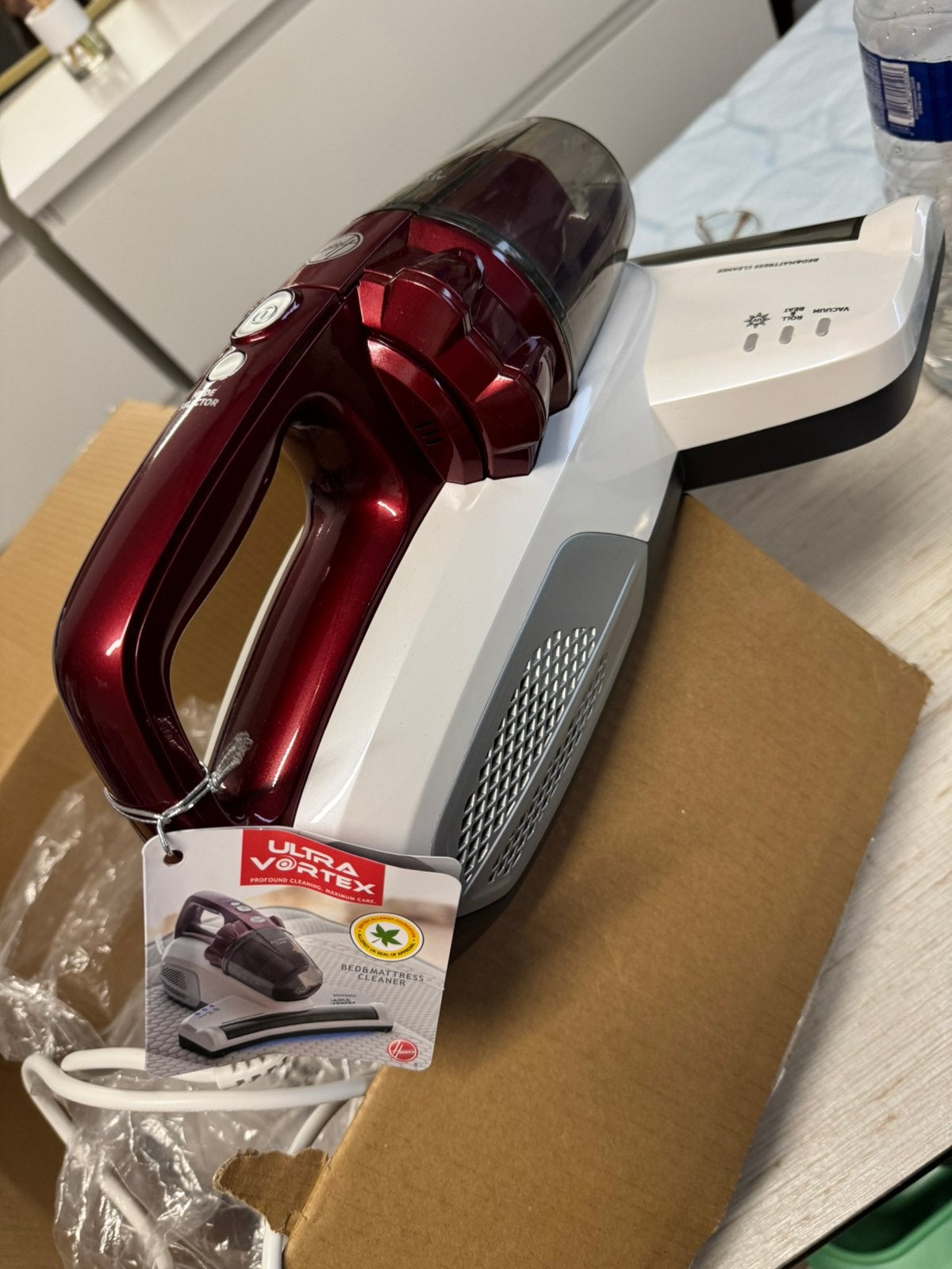 Aspirateur a main pour eliminer les acarien et les allergène, Electroménager, Enlèvement ou Envoi, Comme neuf, Réservoir