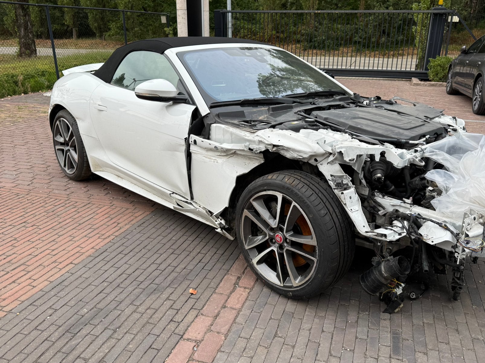 Jaguar f-type bj2023 R-Dynamic 2.0 benz 300pk 53dkm accident, Autos, Achat, F-type, Cabriolet, Essence