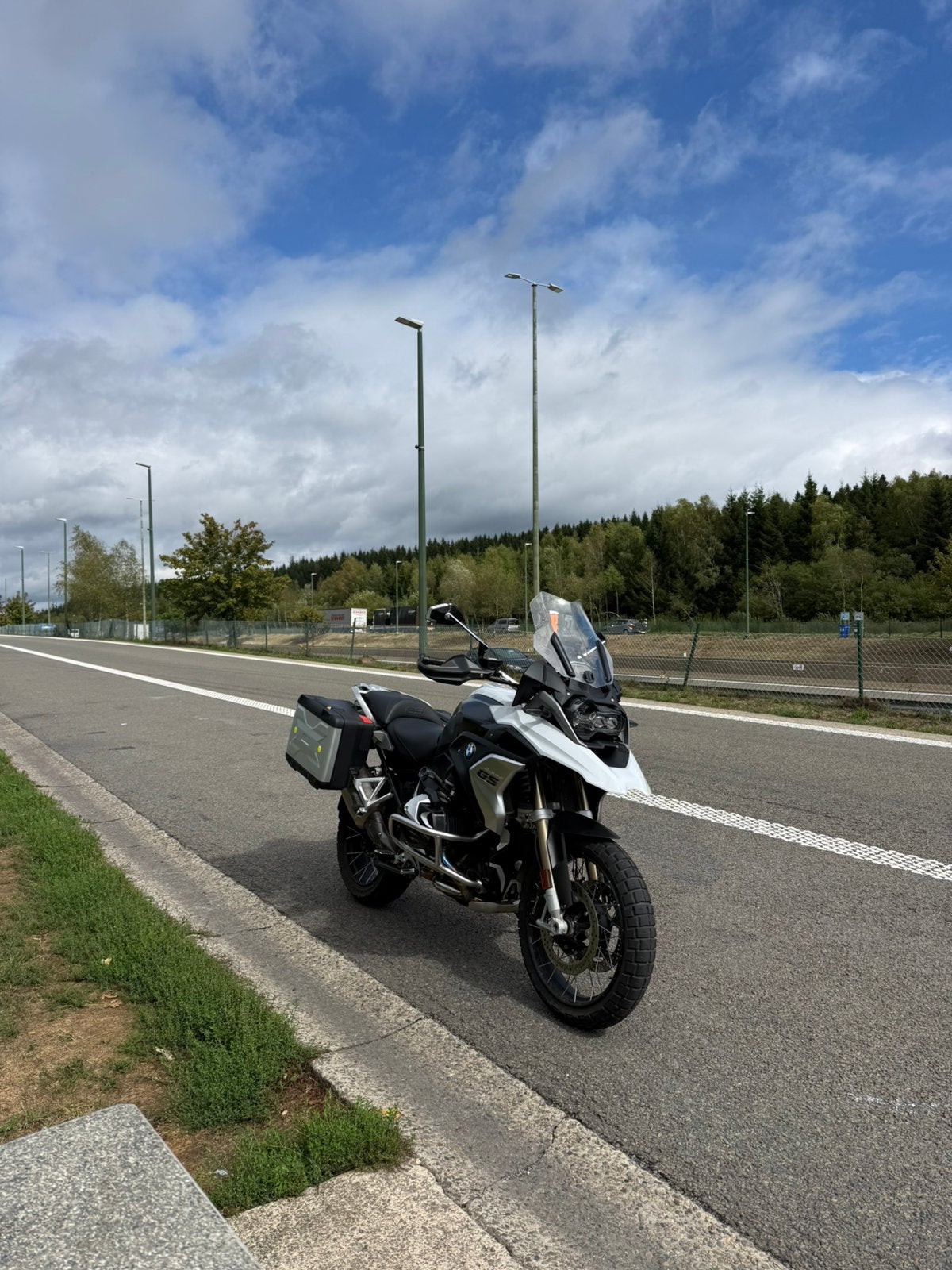 BMW R1250GS | Full Option | 11.000 km | Akrapovič, Motoren, 2 cilinders, Occasion, Particulier, Quickshifter