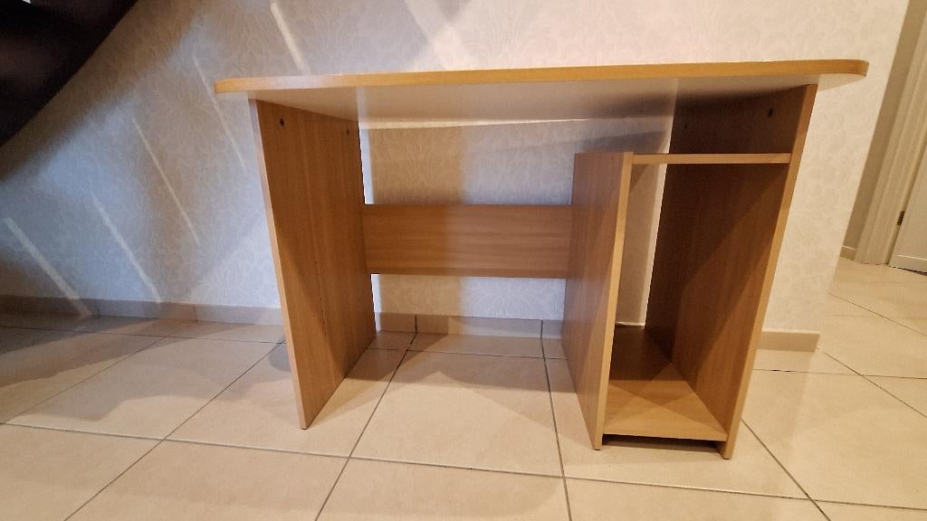 Bureau met gratis stoel, Enlèvement, Utilisé