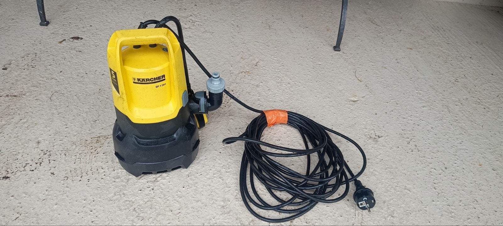 pompe d'évacuation Karcher SP 1 dirt, Jardin & Terrasse, Électrique, Avec arrêt et démarrage automatiques, Enlèvement, Utilisé