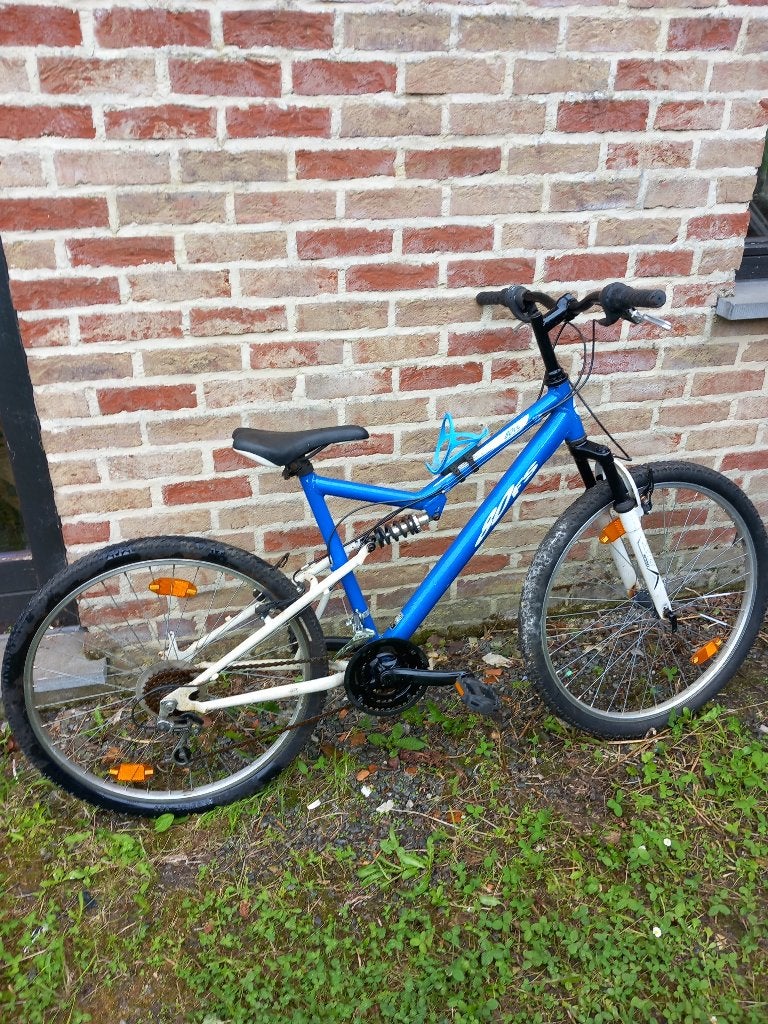 Velo vtt a vendre, Vélos & Vélomoteurs, Vélos | VTT & Mountainbikes, Frein sur jante, Enlèvement, Utilisé, Hommes