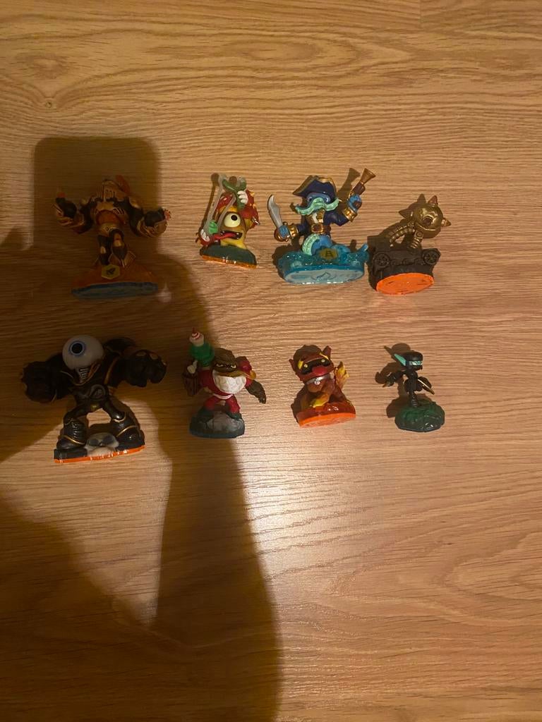 Lot van 8 Skylanders Figuren, Enlèvement, Comme neuf