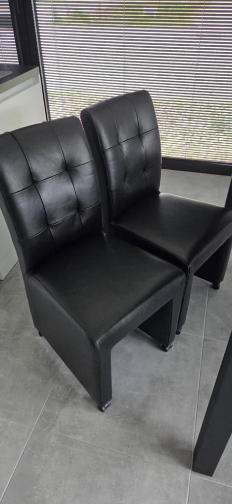 6 chaises de salle à manger noires sur roulettes, Comme neuf, Enlèvement, Cinq, Six Chaises ou plus, Cuir