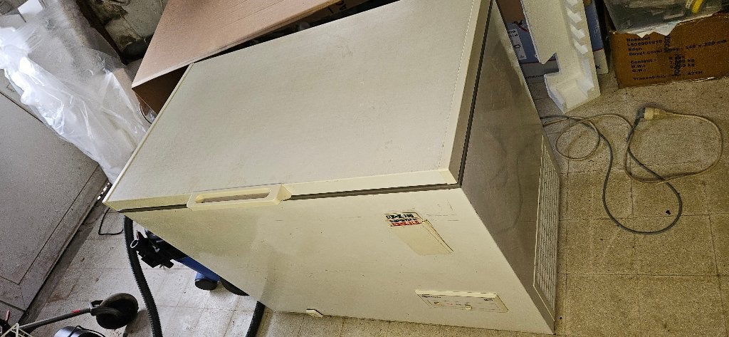 Oude diepvrieskoffer Bauknecht in werkende staat, Vrieskist, Gebruikt, Ophalen, 85 tot 120 cm