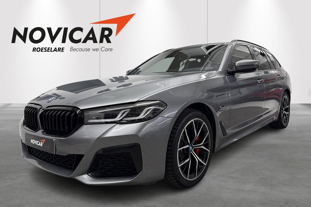 BMW 5 Serie Reeks Touring 530e 215kW xDrive Auto PANO, 12 kWh, 2000 kg, Hybride rechargeable, 5 portes
