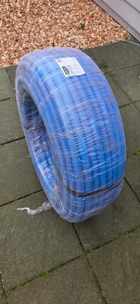 Twee rollen geïsoleerde hencobuis, Enlèvement