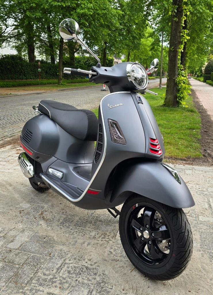 Zeer recente Vespa GTS SuperSport 125cc Iget, Motoren, Motoren | Piaggio, Particulier, Super Sport, ABS, LED Verlichting, Traction Control