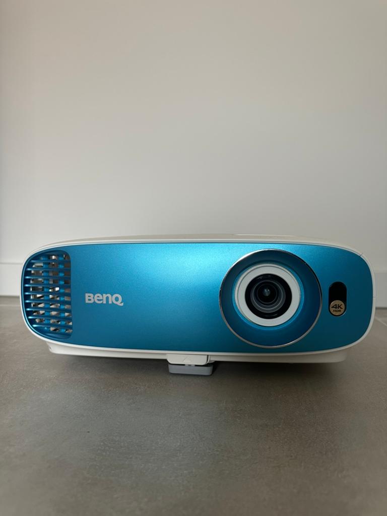 BenQ TK800 4K Beamer – uitstekende staat, Audio, Tv en Foto, Beamers, Ophalen, Zo goed als nieuw