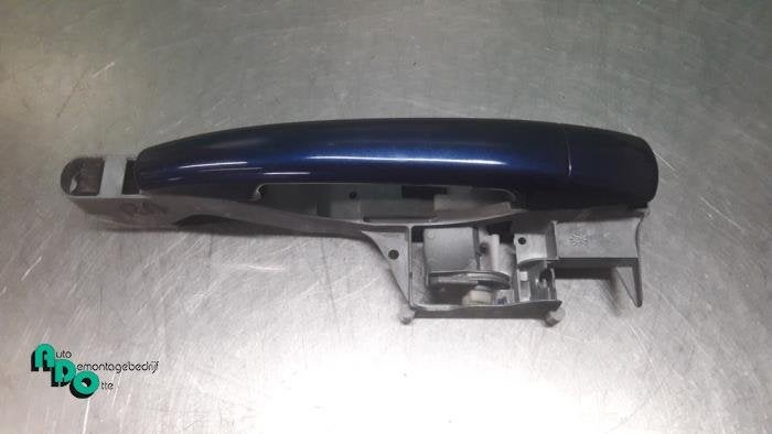 Poignée portière 4portes arrière droite d'un Peugeot 207, -, 3 mois de garantie, Utilisé, -