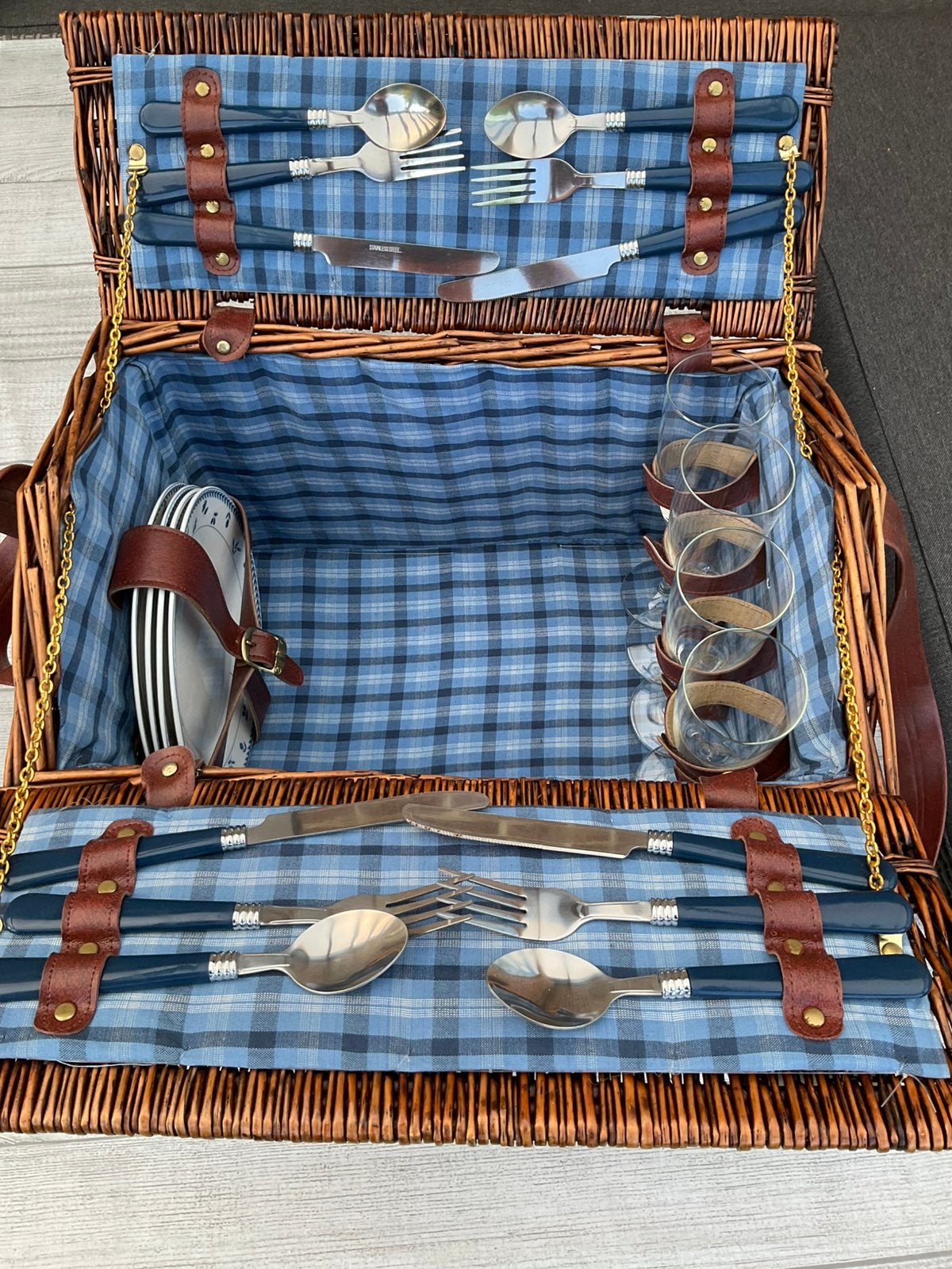 Panier de pique-nique en osier, Enlèvement, Comme neuf
