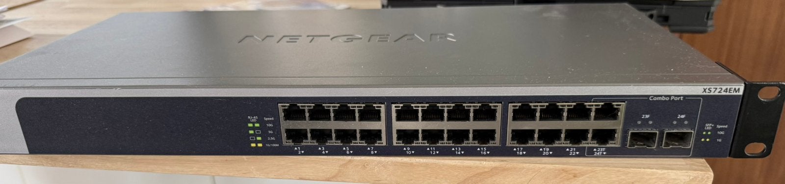 NETGEAR XS724EM 10G switch, Computers en Software, Netwerk switches, Ophalen of Verzenden, Nieuw