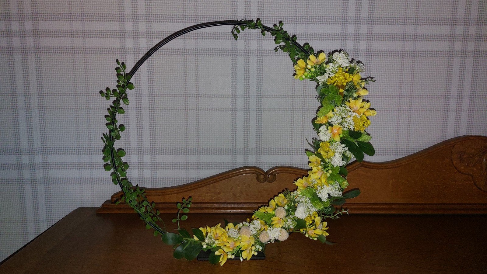Decoratieve bloemenkrans (hoepel), Huis en Inrichting, Woonaccessoires | Kransen, Ophalen of Verzenden, Bloemstuk