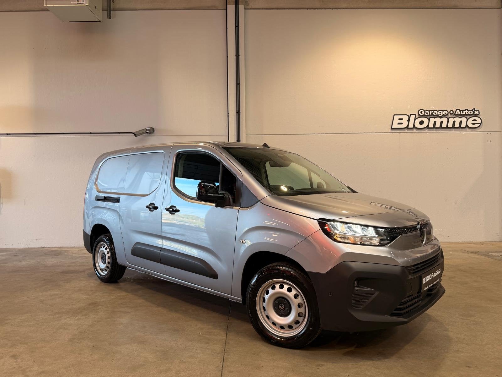 Citroën Berlingo 1.5 BlueHDi 130 EAT8 S&S L2 3 zit / camera, Auto's, Stof, Gebruikt, Zwart, 4 cilinders