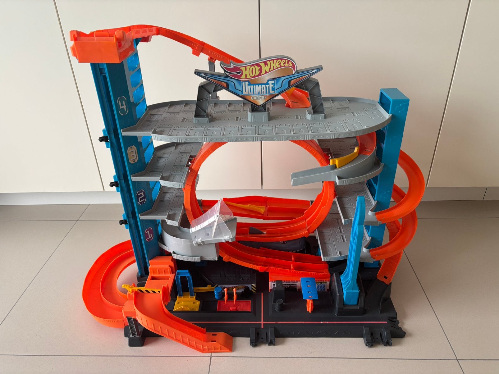 Hot Wheels Ultimate garage Shark, Ophalen, Zo goed als nieuw, Hot Wheels, Met looping