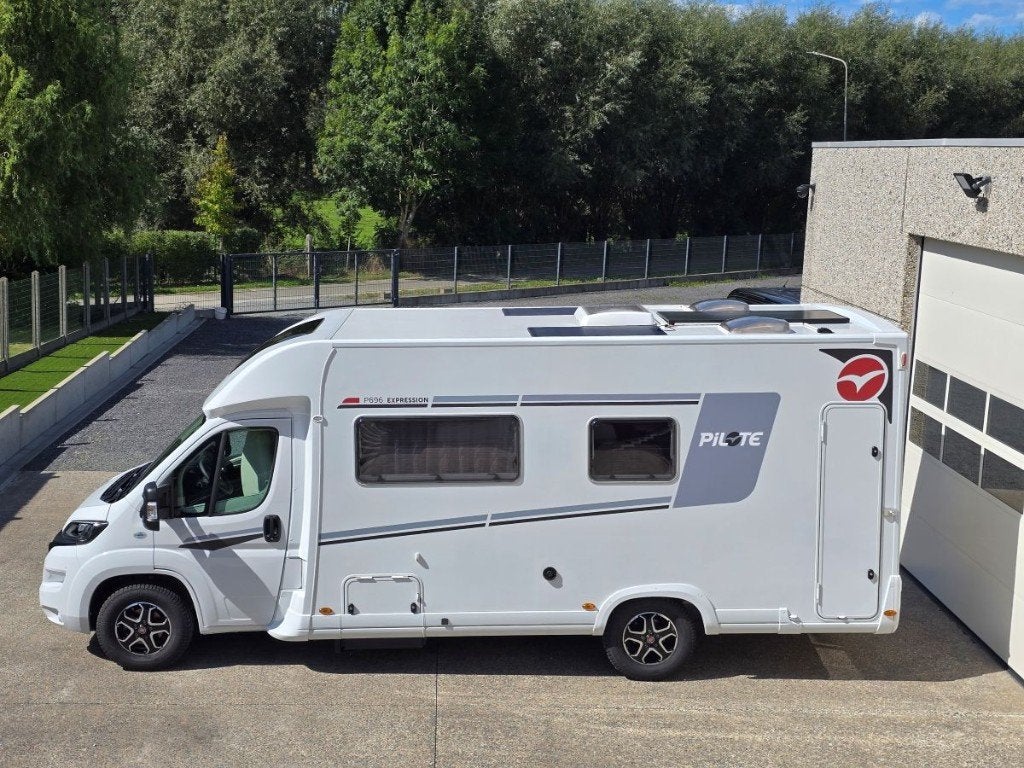 Pilote ExpressionP696-Automatic-180CV-10/2023+Option+Garanti, Jusqu'à 4, Entreprise, Fiat, Pilote