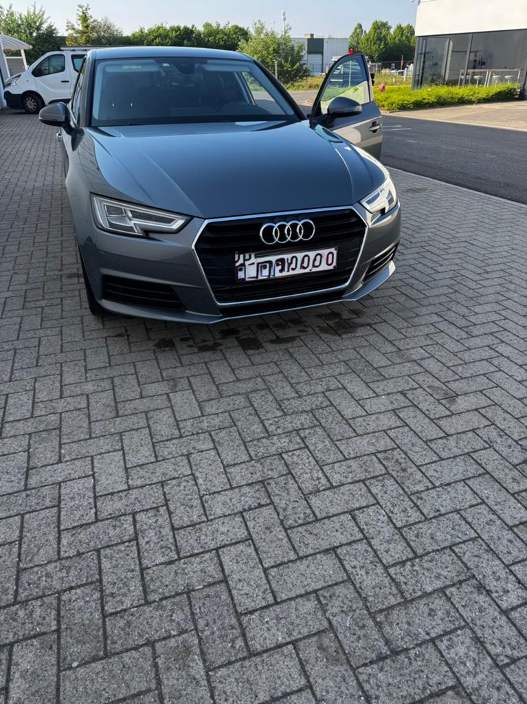 Audi A4 35TFSI. 37.000km !!! Mild Hybrid, Auto's, A4, Trekhaak, Particulier, Te koop