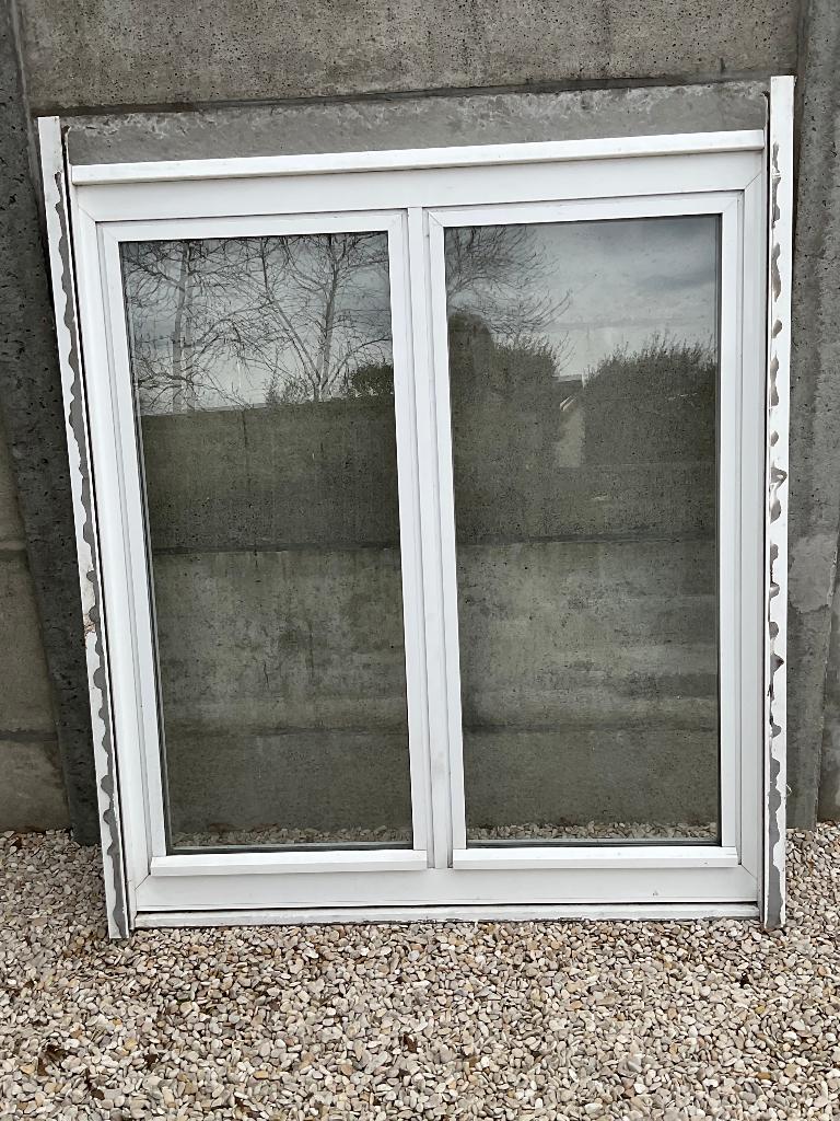 wit aluminium raam 121 x 136 cm, Ophalen, Gevelraam of Ruit, 120 tot 160 cm, Zo goed als nieuw