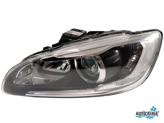 Phare gauche d'un Volvo V60, -, 3 mois de garantie, -, -