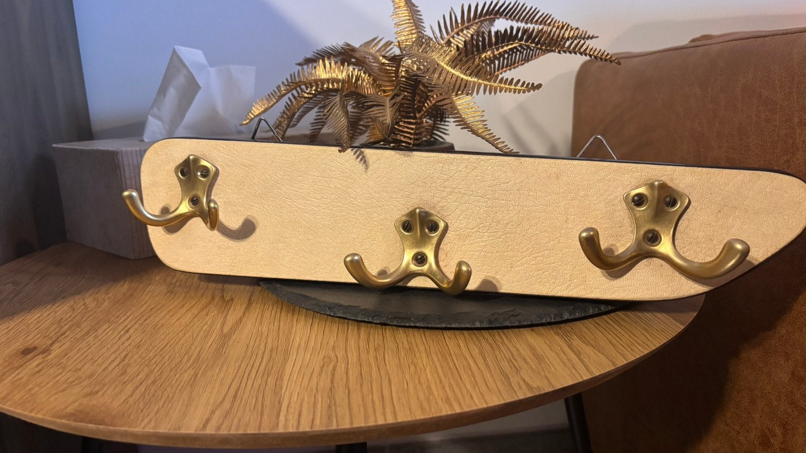 Vintage wandkapstok – 3 messingkleurige dubbele haken, Ophalen of Verzenden