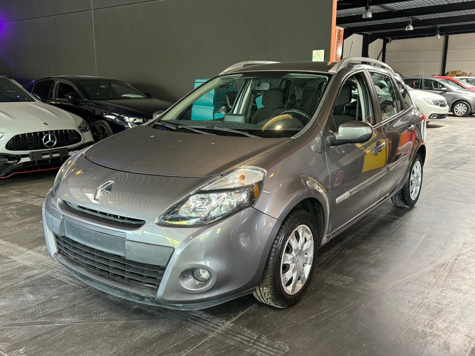 RENAULT CLIO BREAK, Auto's, Voorwielaandrijving, Euro 5, Stof, Zwart