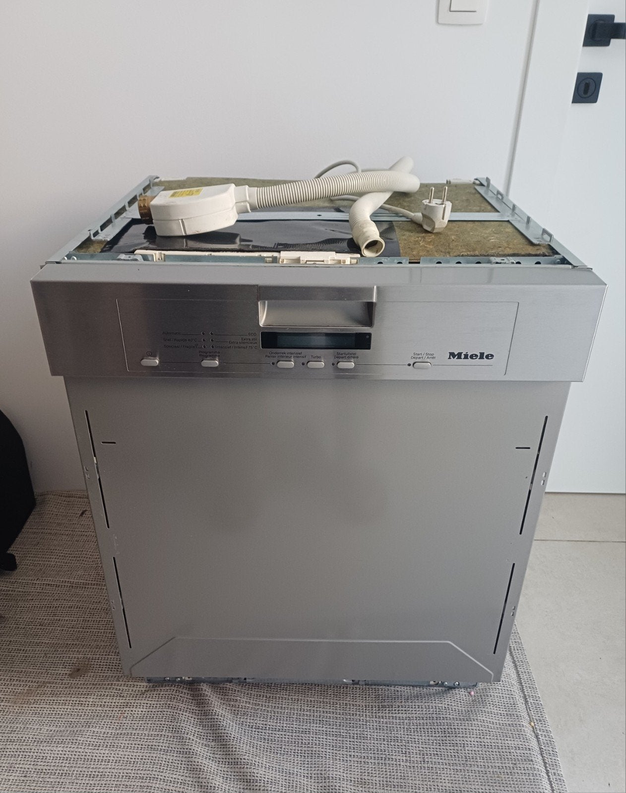 Miele inbouwvaatwasser, Elektronische apparatuur, Ophalen, Energieklasse A of zuiniger, Minder dan 10 liter, Zo goed als nieuw