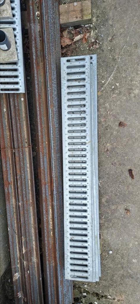 Grilles de caniveau aco self 12x100, Enlèvement, Autres matériaux, Moins de 2 mètres, Évacuation