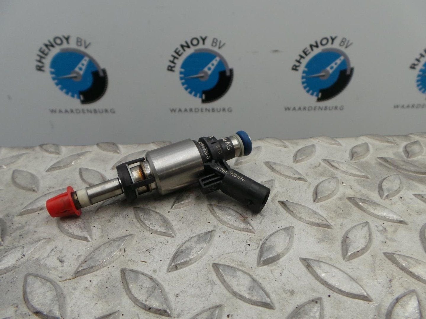 VOLKSWAGEN GOLF BRANDSTOF INJECTOR / VERSTUIVER 2011, Ophalen of Verzenden, Gebruikt, Stiba lid