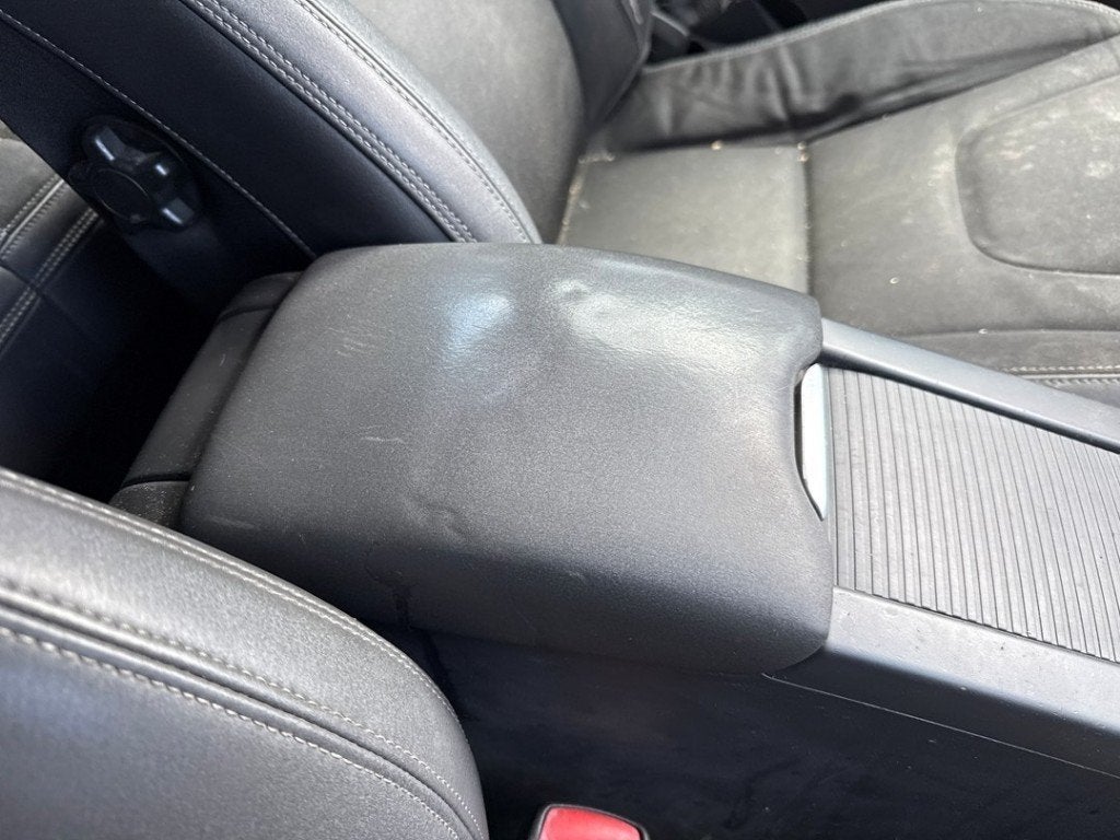 ACCOUDOIR CENTRAL Volvo V60 I (FW / GW) (01-2010/12-2018), Info@volvocars.com, Volvo Car Germany GmbH, Siegburger Straße 229
50679  Köln, DE