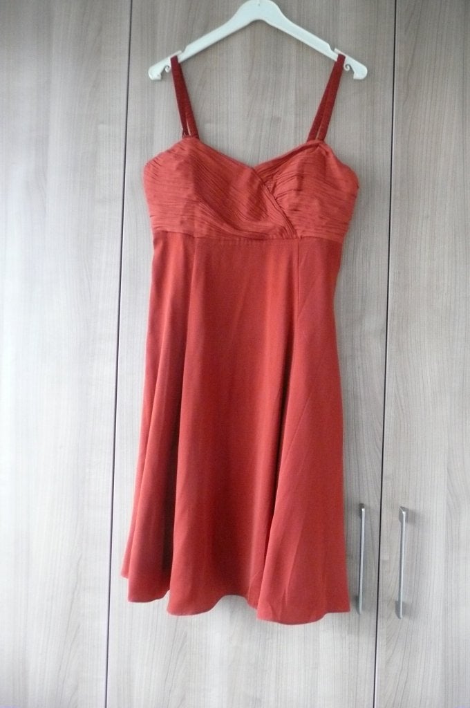 Feestelijke jurk koraalrood (K697), Vêtements | Femmes, Robes, Rouge, Taille 38/40 (M), Enlèvement ou Envoi, Comme neuf