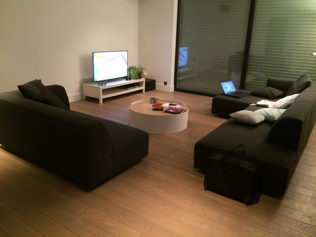 2 donker grijze luxueuze design sofa zetels Prostoria, Huis en Inrichting, Zetels | Zetels, Zo goed als nieuw, Hoekbank, Vierpersoons of meer