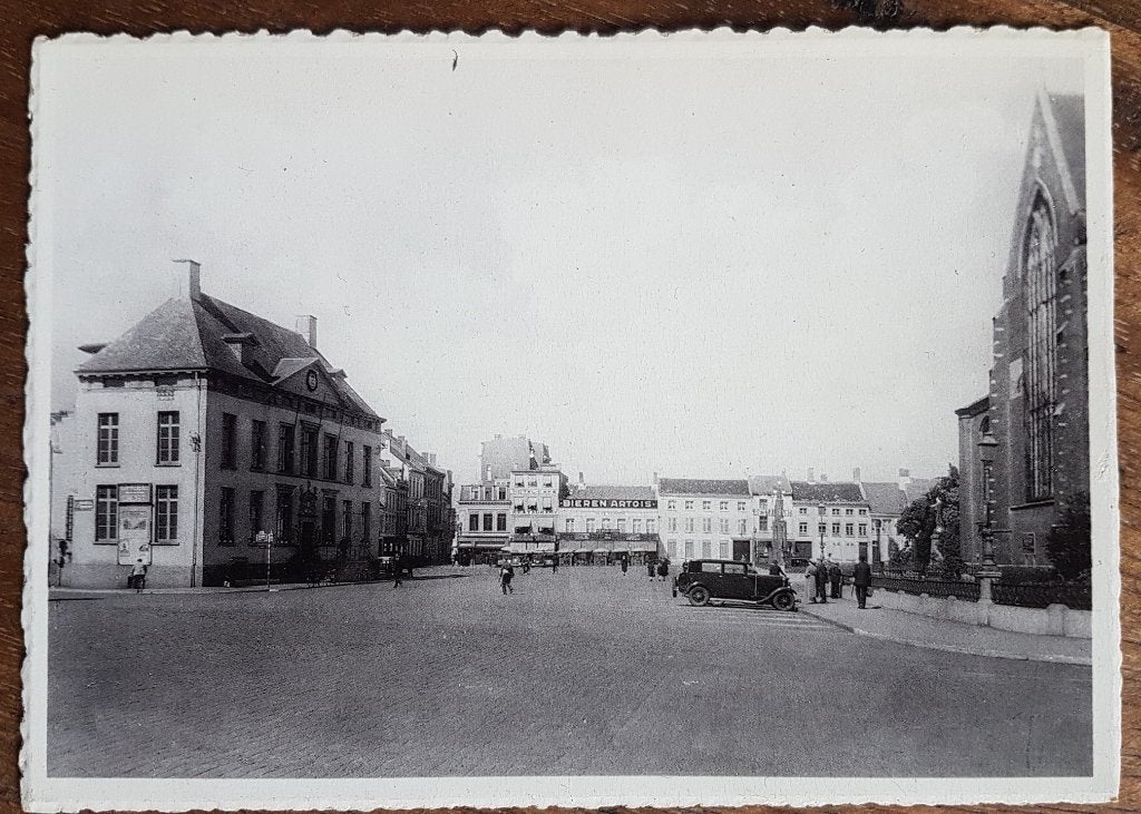 Postkaart Turnhout Groote Markt (met oud stadhuis), Enlèvement ou Envoi, 1940 à 1960, Non affranchie, Anvers