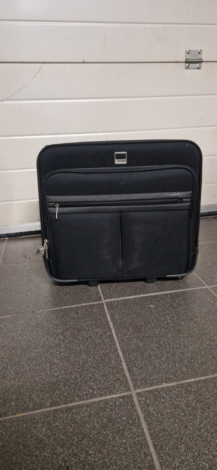 Titan bremen trolley, Handtassen en Accessoires, Ophalen, Zo goed als nieuw, Uitschuifbare handgreep