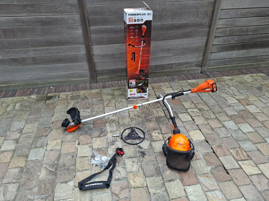 Bosmaaier  Powerplus  (dual power)40volt met toebehoren, Tuin en Terras, Ophalen, Accu