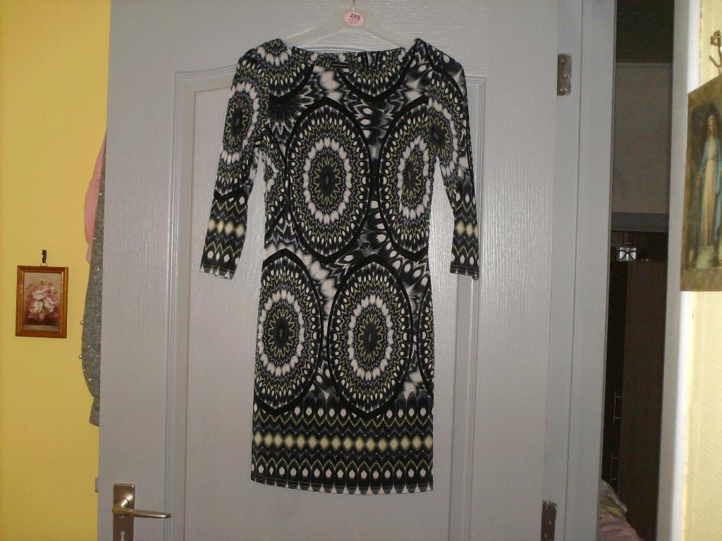 a vendre robe pour dame, Kleding | Dames, Jurken, Overige kleuren, Ophalen of Verzenden, Zo goed als nieuw, Knielengte