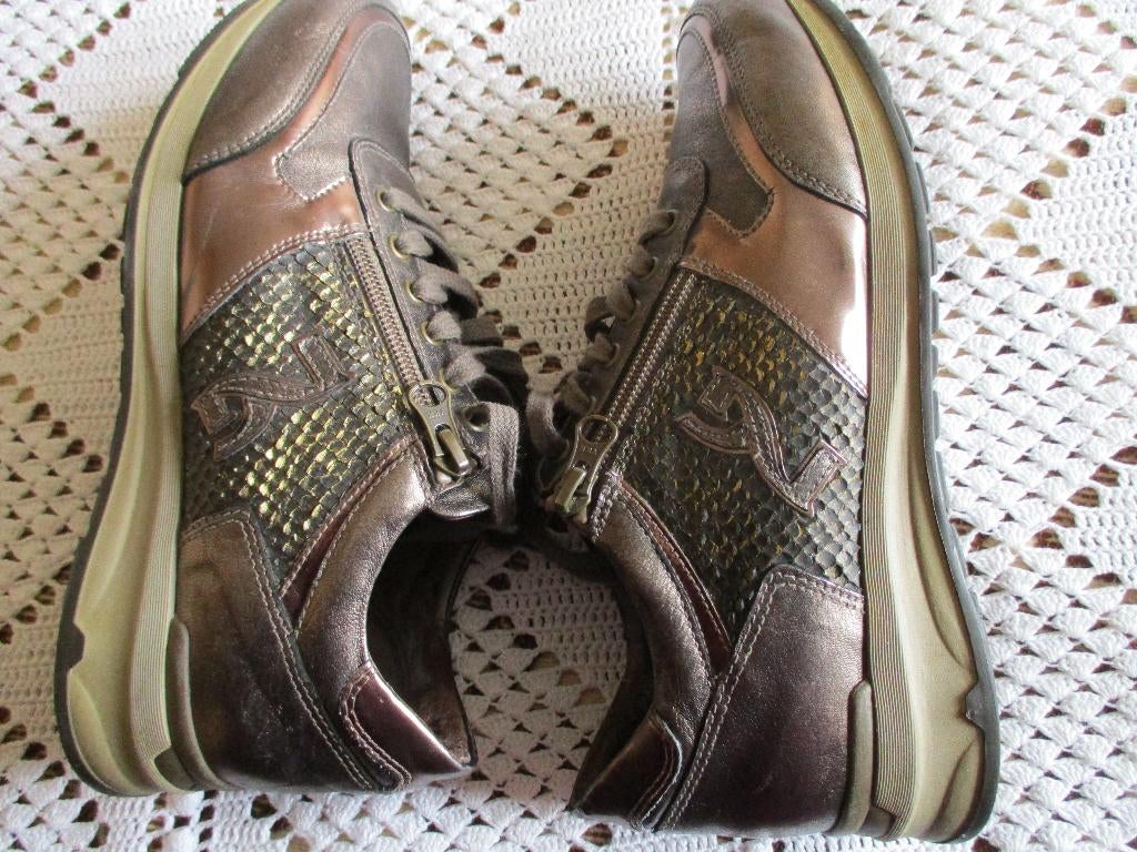 Sneakers Brons/goud Nero Giardini maat 38, Kleding | Dames, Schoenen, Zo goed als nieuw, Sneakers, Overige kleuren, Ophalen of Verzenden