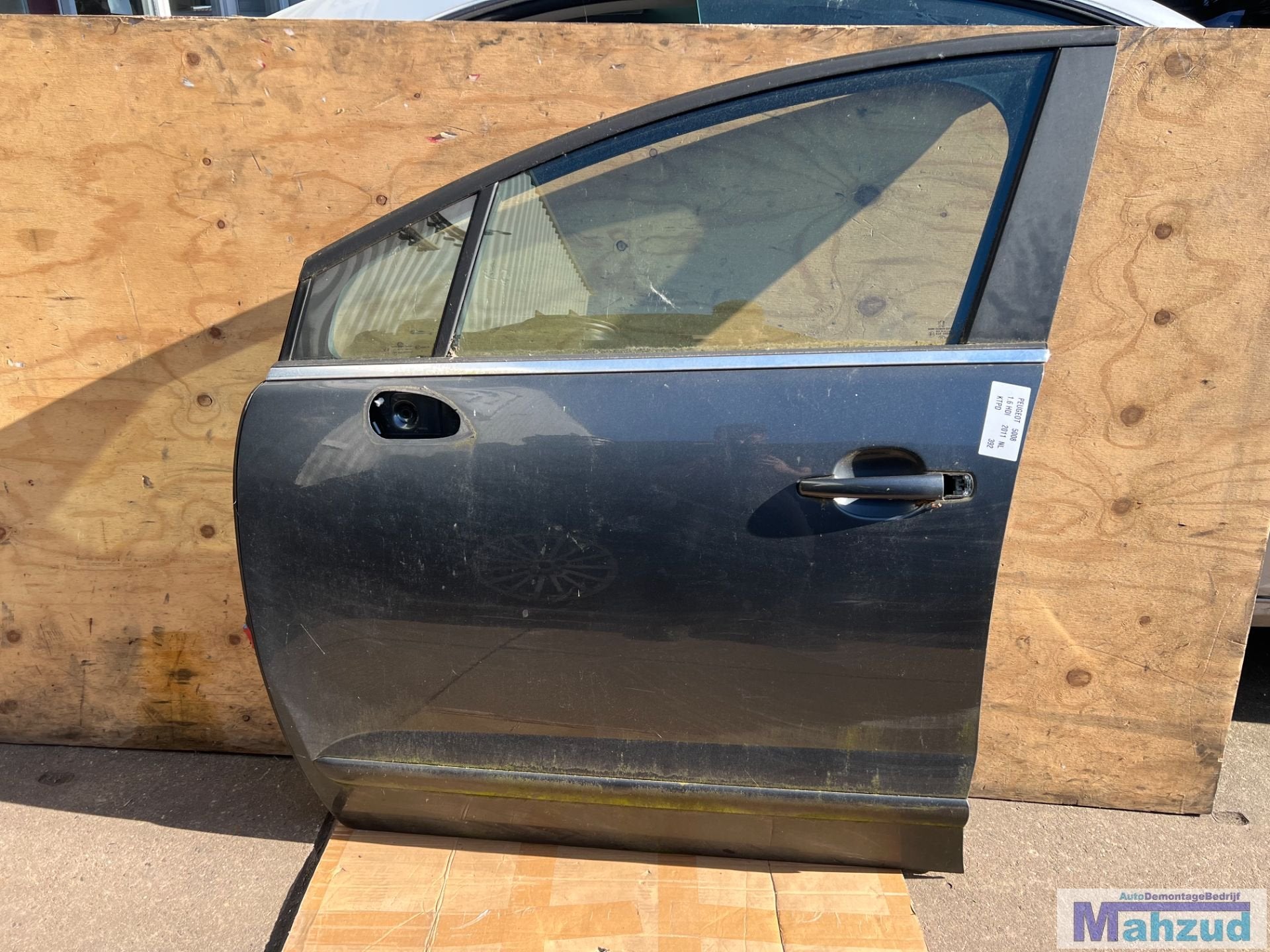 Porte avant gauche grise KTPD pour Peugeot 5008 (2009-2016), Taurusavenue 1
2132 LS  Hoofddorp, NL, Contact.group@renault.com