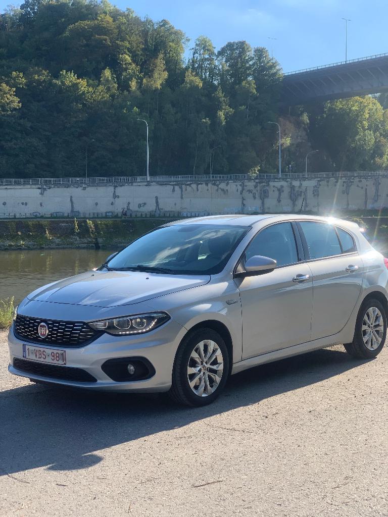 Loungenavigatie Fiat Tipo 2017, Auto's, Fiat, Start-stop-systeem, Stof, 4 cilinders, Particulier